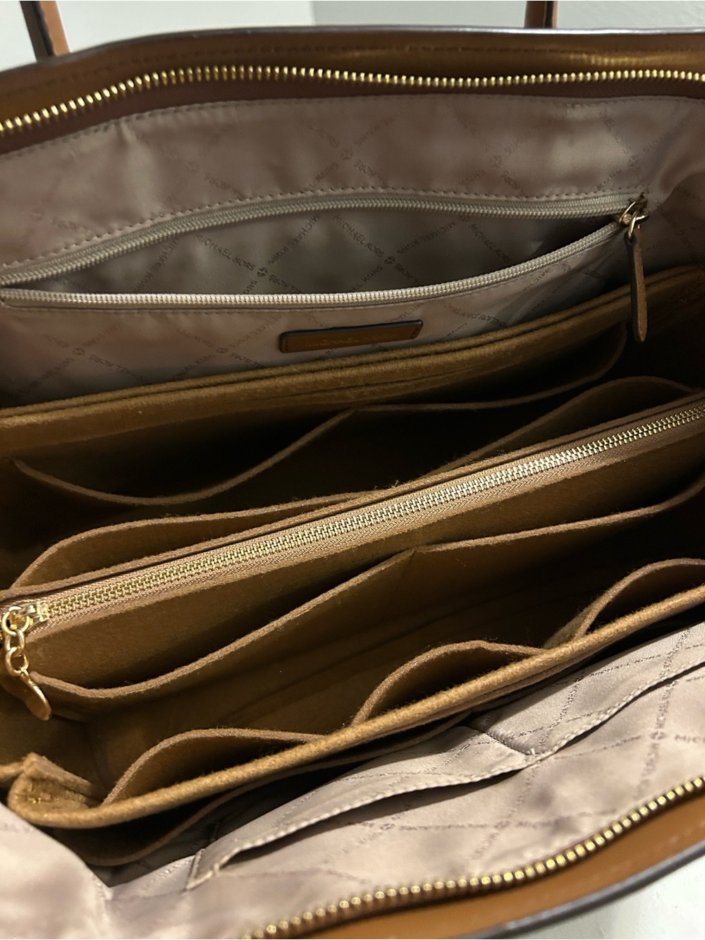 Michael Kors Avril X-Large Brown Leather Tote Bag - Picture 15 of 15